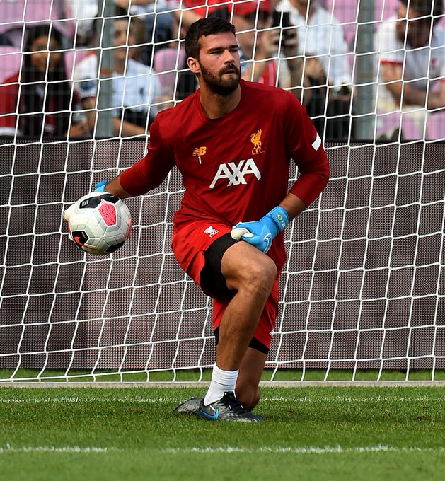 熊猫直播官网进入-利物浦迎欧超杯关键赛，赛前调整名单，质疑声仍在，高层口径保持一致