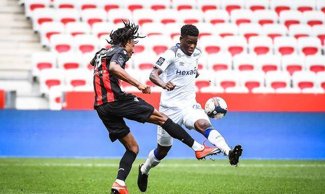 勒沃库森发布备战花絮,赛后回应争议,法国杯任务艰巨,控场能力受关注 勒沃库森发布备战花絮,赛后回应争议,法国杯任务艰巨,控场能力受关注